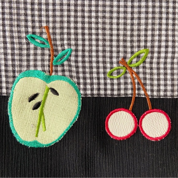 ‼️SOLD‼️ Vintage gingham fruit embroidered print short sleeve button down shirt - Picture 4 of 6
